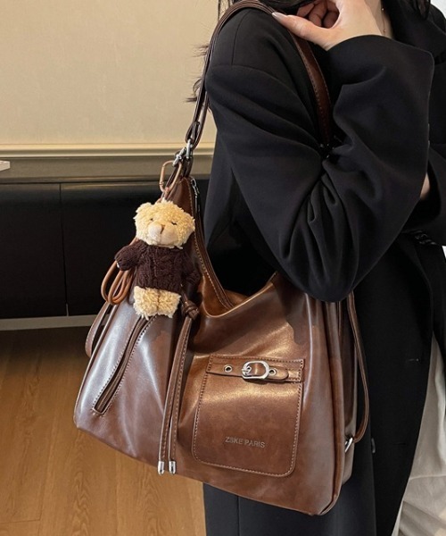 SHEPP(シープ)の「【3WAY/大容量!】フロントポケット フェイクレザーリュック ショルダートート(ショルダーバッグ・レディース・ブラウン/ブラック/ダークブラウン・F)」の10枚目の写真