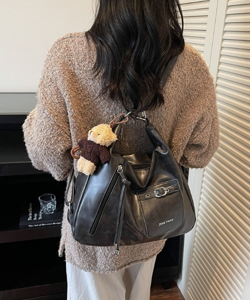 SHEPP(シープ)の「【3WAY/大容量!】フロントポケット フェイクレザーリュック ショルダートート(ショルダーバッグ・レディース・ブラウン/ブラック/ダークブラウン・F)」の5枚目の写真