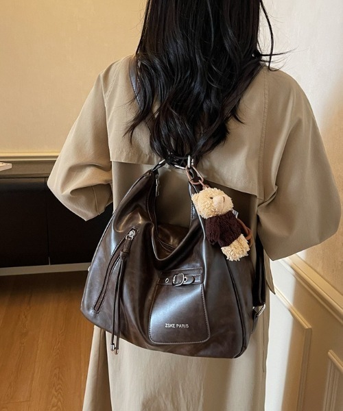 SHEPP(シープ)の「【3WAY/大容量!】フロントポケット フェイクレザーリュック ショルダートート(ショルダーバッグ・レディース・ブラウン/ブラック/ダークブラウン・F)」の6枚目の写真