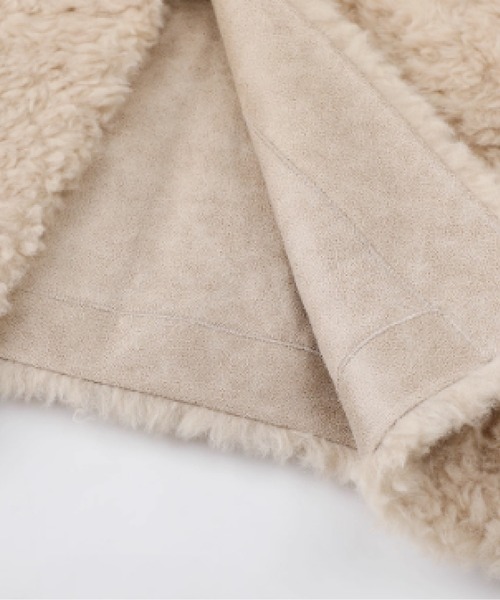 LA POMME petit(ラポミ・プチ)の「Cozy Faux Fur Long Coat(ムートンコート・レディース・ベージュ・LARGE/MEDIUM/SMALL)」の6枚目の写真