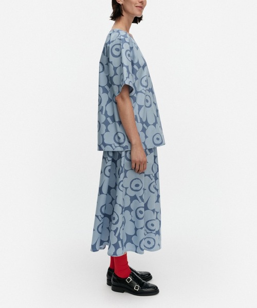 marimekko(マリメッコ)の「【ASIA EXCLUSIVE】Ae Harso Unikko / Shirt(Tシャツ/カットソー・レディース・ライトブルー・36/38/40/34)」の2枚目の写真