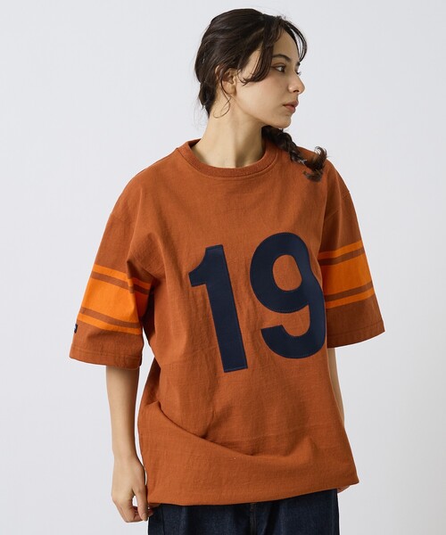 Barbarian（バーバリアン）の「【BARBARIAN / バーバリアン】Crewneck Short ナンバリング / クルーネックショート/ユニセックス（ナンバリング）（Tシャツ/カットソー・メンズ・ライトベージュ/オレンジ・XL/L/M/S）」の5枚目の写真