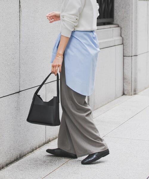 URBAN RESEARCH DOORS（アーバンリサーチドアーズ）の「『仁村紗和さん着用』『UR TECH』完声タックギャザーワイドパンツ（その他パンツ・レディース・ブラック/グレー系その他/チャコールグレー・LARGE/MEDIUM/SMALL）」の14枚目の写真