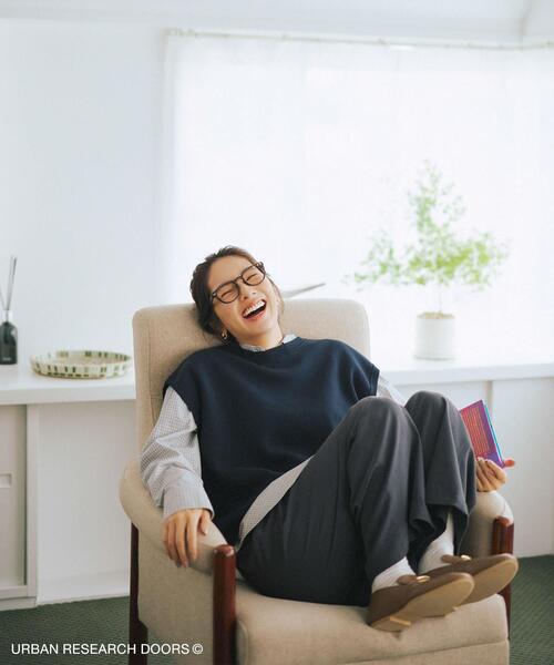 URBAN RESEARCH DOORS（アーバンリサーチドアーズ）の「『仁村紗和さん着用』『UR TECH』完声タックギャザーワイドパンツ（その他パンツ・レディース・ブラック/グレー系その他/チャコールグレー・LARGE/MEDIUM/SMALL）」の19枚目の写真