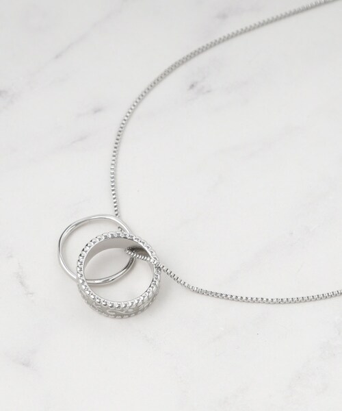 SHOO・LA・RUE（シューラルー）の「エポリングネックレス（ネックレス・レディース・シルバー/ゴールド/ピンクゴールド・00）」の2枚目の写真