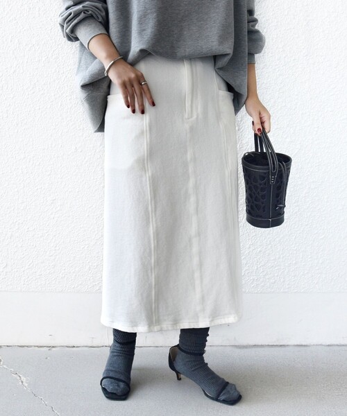 SHIPS（シップス）の「〈手洗い可能〉ルーズ デニム サイド ポケット スカート（デニムスカート・レディース・ネイビー/ホワイト・ONE SIZE）」の8枚目の写真