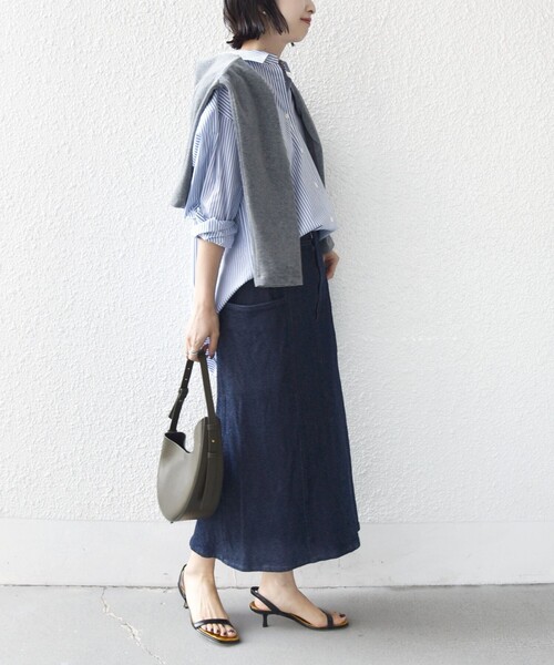 SHIPS（シップス）の「〈手洗い可能〉ルーズ デニム サイド ポケット スカート（デニムスカート・レディース・ネイビー/ホワイト・ONE SIZE）」の14枚目の写真