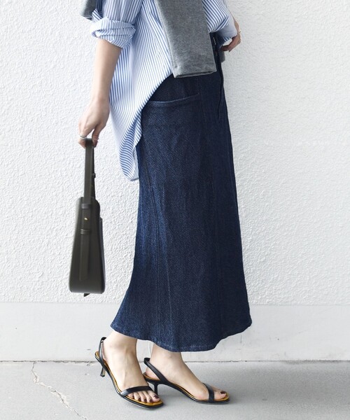 SHIPS（シップス）の「〈手洗い可能〉ルーズ デニム サイド ポケット スカート（デニムスカート・レディース・ネイビー/ホワイト・ONE SIZE）」の17枚目の写真