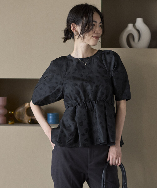 Firsthand（ファーストハンド）の「Firsthand/ファーストハンド フラワー シアージャガード ボリュームスリーブ ペプラムブラウス / 5分袖（シャツ/ブラウス・レディース・ホワイト/その他/ブラック・FREE）」の3枚目の写真