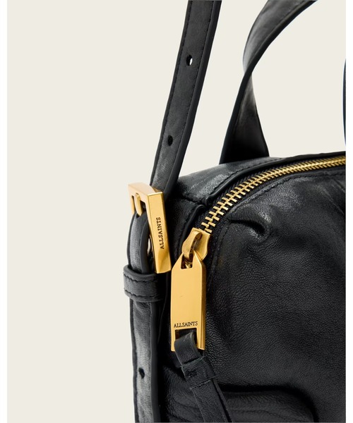 ALLSAINTS(オールセインツ)の「ARES GRAIN COMPACT CROSSBODY BAG | ARES GRAIN コンパクト クロスボディ バッグ(ショルダーバッグ・レディース・ブラック・ONE SIZE)」の4枚目の写真