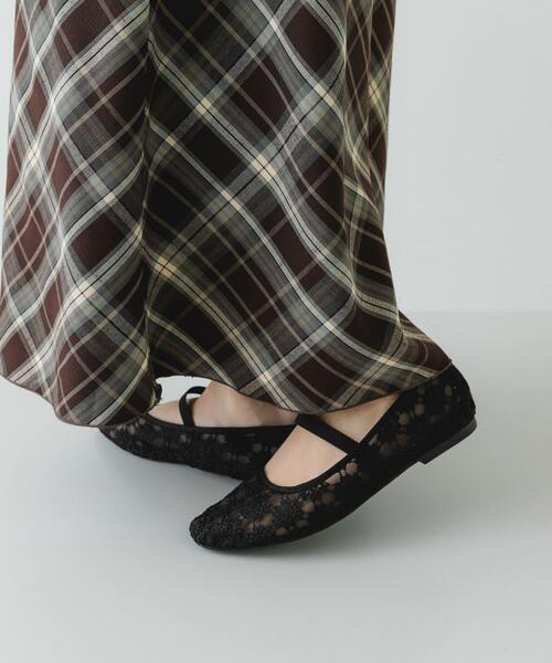 RODE SKO（ロデスコ）の「フラワーシアーフラットシューズ（バレエシューズ・レディース・アイボリー/ブラック・37/38/36）」の4枚目の写真