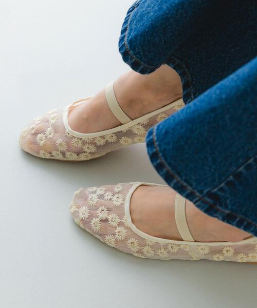 RODE SKO（ロデスコ）の「フラワーシアーフラットシューズ（バレエシューズ・レディース・アイボリー/ブラック・37/38/36）」の20枚目の写真