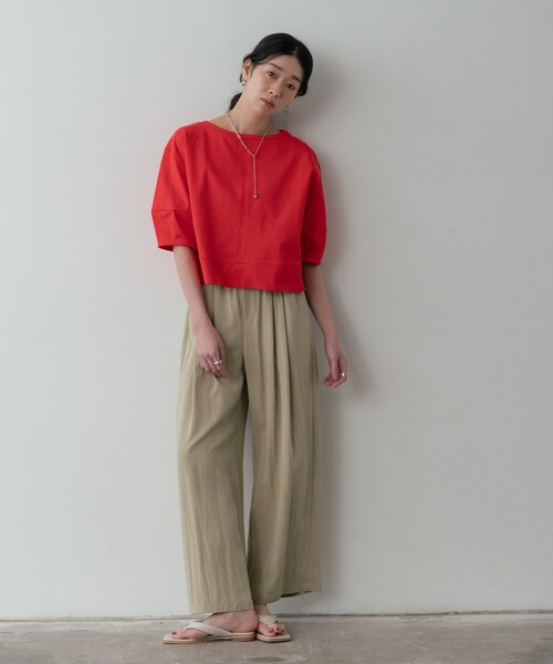 GALLEST（ギャレスト）の「【追加予約】ハーフスリーブフォルムカットソー【マシンウォッシュ／接触冷感】（Tシャツ/カットソー・レディース・オリーブ/レッド系1/ブラック/ホワイト・38）」の13枚目の写真