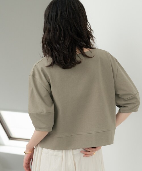 GALLEST（ギャレスト）の「【追加予約】ハーフスリーブフォルムカットソー【マシンウォッシュ／接触冷感】（Tシャツ/カットソー・レディース・オリーブ/レッド系1/ブラック/ホワイト・38）」の11枚目の写真