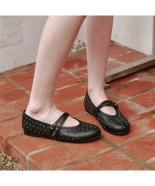 FORRR(フォルンルン)の「Stud Two Strap Maryjane - 2Color(スニーカー・レディース・ブラック/ブラウン・23cm/24cm/25cm)」の1枚目の写真
