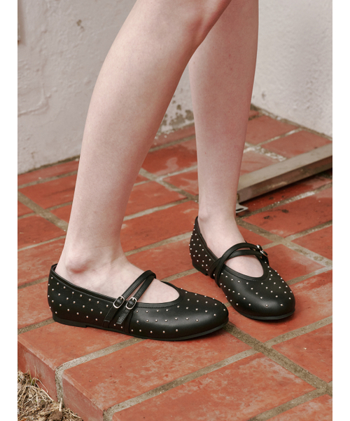 FORRR(フォルンルン)の「Stud Two Strap Maryjane - 2Color(スニーカー・レディース・ブラック/ブラウン・23cm/24cm/25cm)」の5枚目の写真