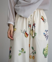 hwyl（ヒュイル）の「フルーツ柄プリント ワイドパンツ（その他パンツ）」