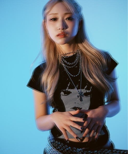ROYAL FLASH(ロイヤルフラッシュ)の「MITSUKI/ミツキ/Royal girl T-shirt(ワンピース・レディース・ホワイト/ブラック・F)」の2枚目の写真