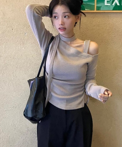 semplice(センプリチェ)の「サイドドローコード リブ フィットトップス(ニット/セーター・レディース・ダークグレー/グレー/オフホワイト・F)」の21枚目の写真