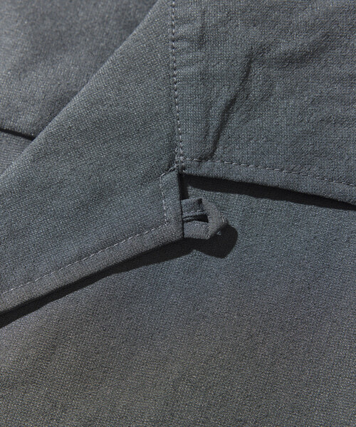 Firsthand（ファーストハンド）の「Firsthand/ファーストハンド ビッグシルエット ドライフロー ショートスリーブシャツ / セットアップ対応（シャツ/ブラウス・メンズ・ブラック/チャコールグレー・MEDIUM/LARGE）」の9枚目の写真