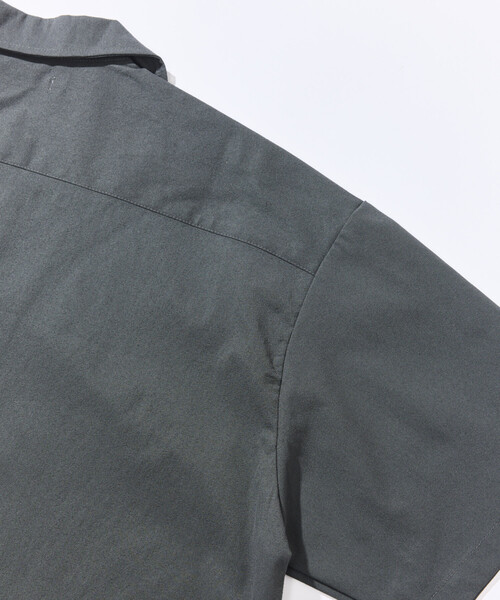 Firsthand（ファーストハンド）の「Firsthand/ファーストハンド ビッグシルエット ドライフロー ショートスリーブシャツ / セットアップ対応（シャツ/ブラウス・メンズ・ブラック/チャコールグレー・MEDIUM/LARGE）」の16枚目の写真