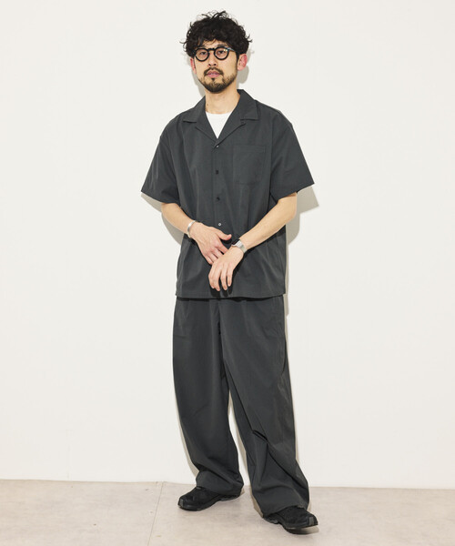 Firsthand（ファーストハンド）の「Firsthand/ファーストハンド ビッグシルエット ドライフロー ショートスリーブシャツ / セットアップ対応（シャツ/ブラウス・メンズ・ブラック/チャコールグレー・MEDIUM/LARGE）」の20枚目の写真