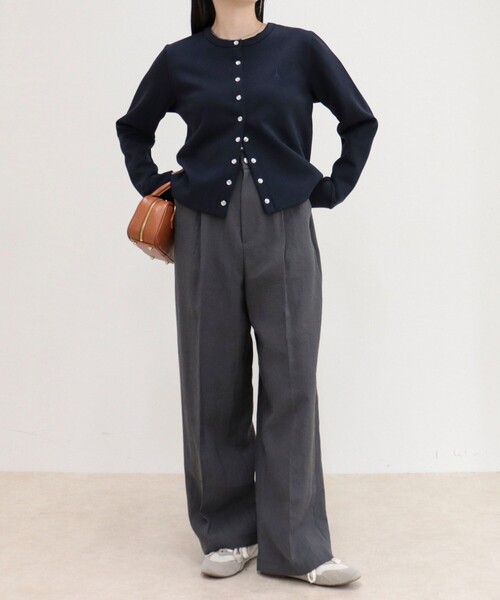 fredy emue(フレディエミュ)の「ドット釦ポンチカーディガン(カーディガン/ボレロ・レディース・グレー/アイボリー/ピンク/ネイビー・38)」の12枚目の写真