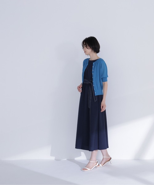 NATURAL BEAUTY BASIC(ナチュラルビューティーベーシック)の「クリアボタンシアーカーディガン(カーディガン/ボレロ・レディース・ピンク/ブラック/ブルー系その他/オフホワイト・フリ-)」の11枚目の写真