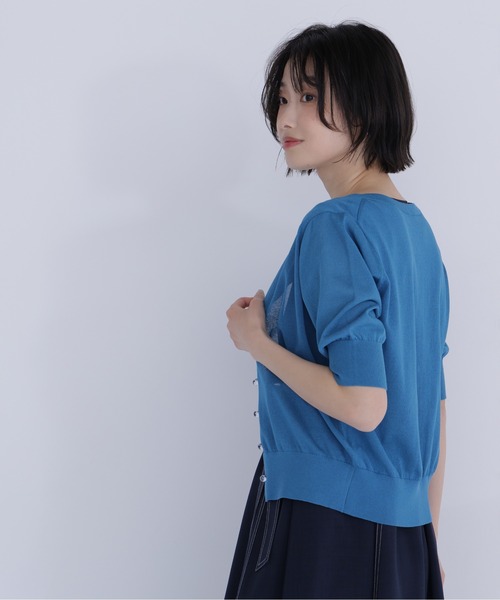 NATURAL BEAUTY BASIC(ナチュラルビューティーベーシック)の「クリアボタンシアーカーディガン(カーディガン/ボレロ・レディース・ピンク/ブラック/ブルー系その他/オフホワイト・フリ-)」の16枚目の写真