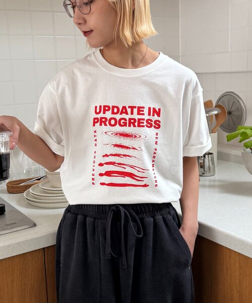 CIAOPANIC TYPY(チャオパニックティピー)の「【UNISEX】【WEB限定】宇宙人プリントTシャツ(Tシャツ/カットソー・メンズ・パープル/イエロー/ホワイト/チャコールグレー/グレー・MEDIUM/LARGE/XX-LARGE)」の1枚目の写真