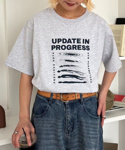 CIAOPANIC TYPY(チャオパニックティピー)の「【UNISEX】【WEB限定】宇宙人プリントTシャツ(Tシャツ/カットソー・メンズ・パープル/イエロー/ホワイト/チャコールグレー/グレー・MEDIUM/LARGE/XX-LARGE)」の3枚目の写真