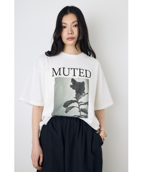 AZUL by moussy(アズールバイマウジー)の「フォトプリントTシャツ(Tシャツ/カットソー・レディース・ホワイト/ライトブラック・SMALL/MEDIUM)」の11枚目の写真