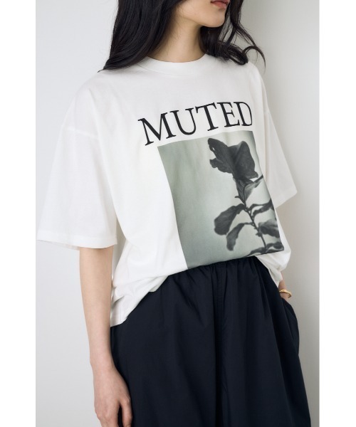 AZUL by moussy(アズールバイマウジー)の「フォトプリントTシャツ(Tシャツ/カットソー・レディース・ホワイト/ライトブラック・SMALL/MEDIUM)」の12枚目の写真