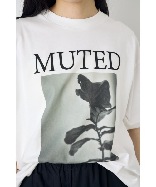 AZUL by moussy(アズールバイマウジー)の「フォトプリントTシャツ(Tシャツ/カットソー・レディース・ホワイト/ライトブラック・SMALL/MEDIUM)」の18枚目の写真