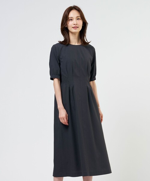 J.PRESS(ジェイプレス)の「【WEB限定カラーあり】アキハ BREEZE COOL ワンピース(ワンピース・レディース・ブラウン系/グレー系/ライトグレー系・9/11)」の2枚目の写真