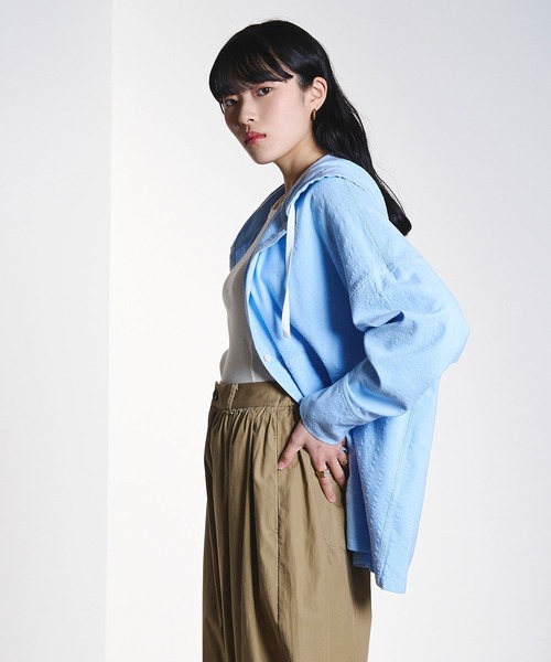 ROSE BUD(ローズバッド)の「(CREOLME)STRIPE HOODED BIG SHIRT(シャツ/ブラウス・レディース・ホワイト/ライトブルー・ONE SIZE)」の12枚目の写真