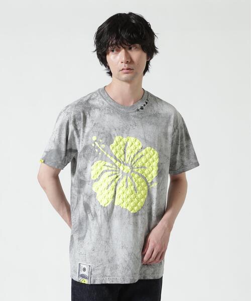 STUD MUFFIN（スタッドマフィン）の「STUD MUFFIN/スタッドマフィン/ピグメントフラワープリントSSTシャツ（Tシャツ/カットソー・メンズ・イエロー/ブラック・2/3）」の2枚目の写真