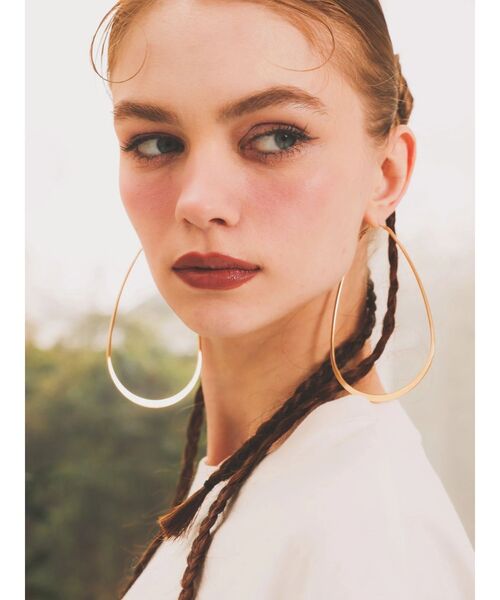 EVRIS（エヴリス）の「BIG WIDE HOOP ピアス（ピアス（両耳用）・レディース・シルバー/ゴールド・FREE）」の11枚目の写真
