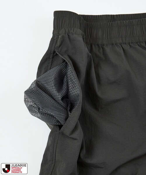 FREAK'S STORE(フリークスストア)の「J.LEAGUE×FREAK'S STORE 別注 SUPPORTERS NYLON SHORTS 【サンフレッチェ広島】(その他パンツ・メンズ・チャコールグレー/ブラック・SMALL/MEDIUM/LARGE)」の14枚目の写真