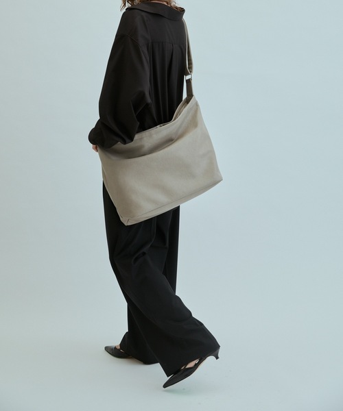 cii(シー)の「【UNISEX】Smooth PU travel bag / スムースPUトラベルバッグ(ショルダーバッグ・メンズ・ブラウン/ブラック/ベージュ・FREE)」の18枚目の写真