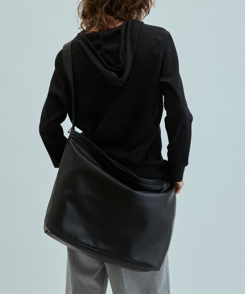 cii(シー)の「【UNISEX】Smooth PU travel bag / スムースPUトラベルバッグ(ショルダーバッグ・メンズ・ブラウン/ブラック/ベージュ・FREE)」の7枚目の写真
