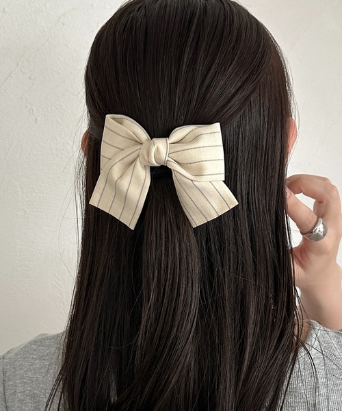 apres jour mignon(アプレジュールミニョン)の「【apresjour mignon×ARIAZ】ストライプリボンバレッタ(ヘアピン・レディース・ブラック/アイボリー・ONESIZE)」の1枚目の写真