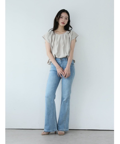fifth（フィフス）の「肩まわり華奢見えタックフレンチブラウス（シャツ/ブラウス・レディース・ブラック/ホワイト/ブルーグレー/ベージュ・M）」の12枚目の写真