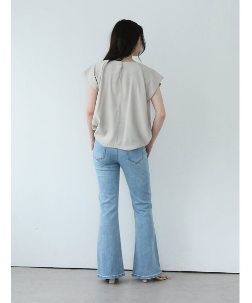 fifth（フィフス）の「肩まわり華奢見えタックフレンチブラウス（シャツ/ブラウス・レディース・ブラック/ホワイト/ブルーグレー/ベージュ・M）」の13枚目の写真