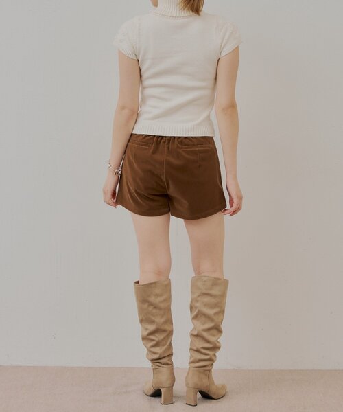 Chico(チコ)の「【2サイズ展開】フラップデザインベロアショートパンツ(その他パンツ・レディース・ベージュ/ブラウン/ブラック・SMALL/MEDIUM)」の20枚目の写真