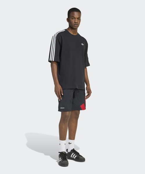 adidas(アディダス)の「アディカラー スリーストライプス オーバーサイズTシャツ / アディダスオリジナルス adidas Originals(Tシャツ/カットソー・メンズ・ブラック・XX-SMALL/X-SMALL/XX-LARGE/MEDIUM/X-LARGE/SMALL/LARGE/3XL)」の8枚目の写真