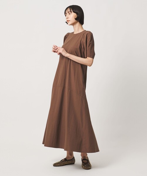 UNITED ARROWS(ユナイテッドアローズ)の「パフスリーブ フレアワンピース ‐ウォッシャブル‐(ワンピース・レディース・ダークブラウン/ネイビー・36/38)」の2枚目の写真