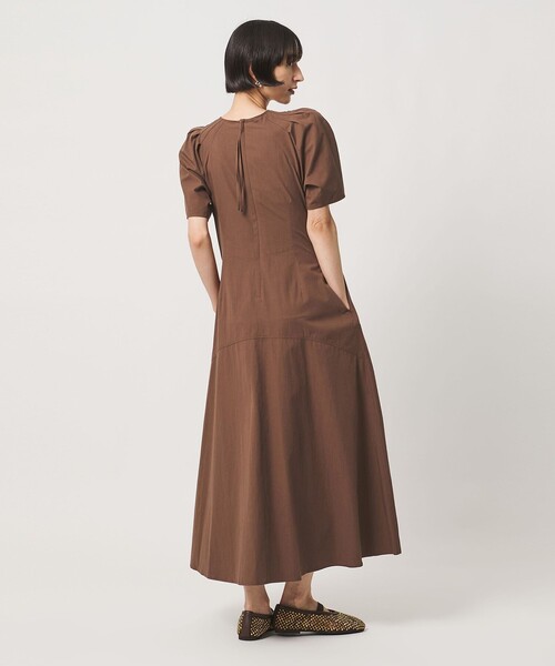 UNITED ARROWS(ユナイテッドアローズ)の「パフスリーブ フレアワンピース ‐ウォッシャブル‐(ワンピース・レディース・ダークブラウン/ネイビー・36/38)」の5枚目の写真