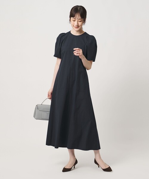 UNITED ARROWS(ユナイテッドアローズ)の「パフスリーブ フレアワンピース ‐ウォッシャブル‐(ワンピース・レディース・ダークブラウン/ネイビー・36/38)」の8枚目の写真
