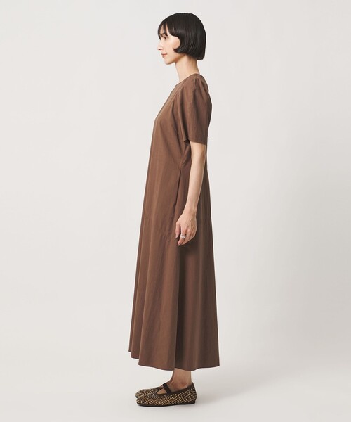 UNITED ARROWS(ユナイテッドアローズ)の「パフスリーブ フレアワンピース ‐ウォッシャブル‐(ワンピース・レディース・ダークブラウン/ネイビー・36/38)」の10枚目の写真